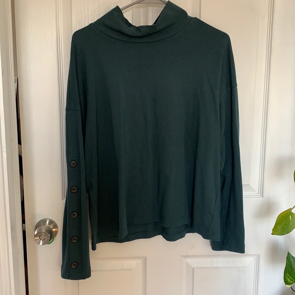 Madewell longsleeve turtleneck with button sleeves